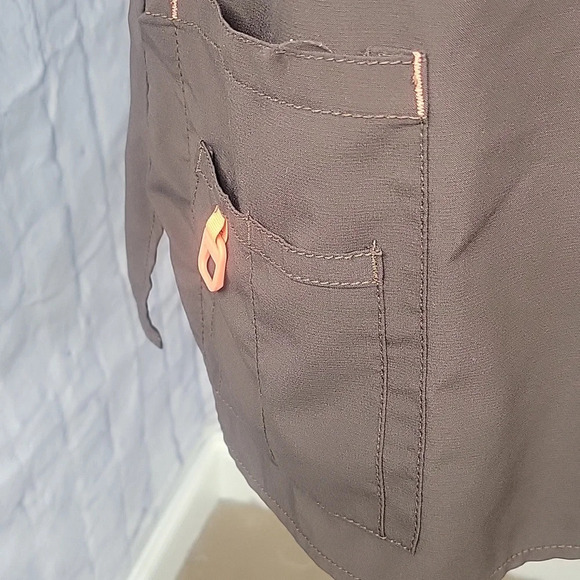 CARHARTT Cross Flex Women's Y Neck Brown Scrub Top Medium - Picture 3 of 10